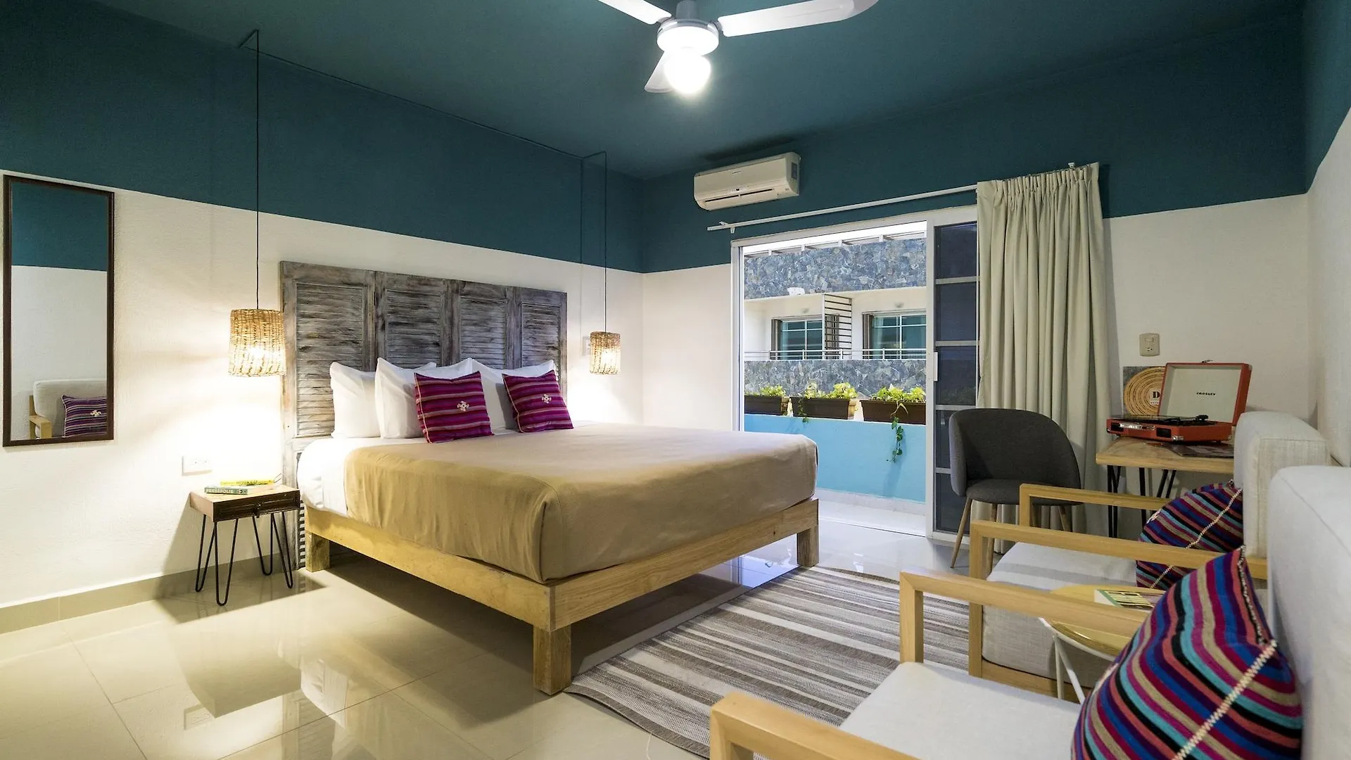 Hotel Selina Playa Del Carmen